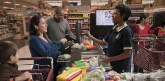 Sell Your Products To Retailers: The Guide To Getting Your Products Into Stores Sell Your Products To Retailers