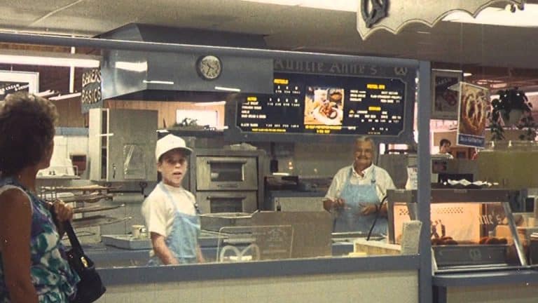Auntie Anne’s Franchise: Can This Pretzels Bakery Be Your Next Business Opportunity?