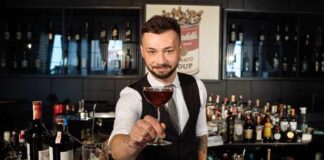 Raise the Bar: A Franchisee’s Guide to Opening a Successful Bar Franchise Opening a Successful Bar Franchise