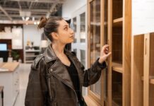 How to Start a Profitable Cabinet Dealership: A Step-by-Step Business Blueprint How to Start a Profitable Cabinet Dealership business