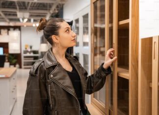 How to Start a Profitable Cabinet Dealership: A Step-by-Step Business Blueprint How to Start a Profitable Cabinet Dealership business
